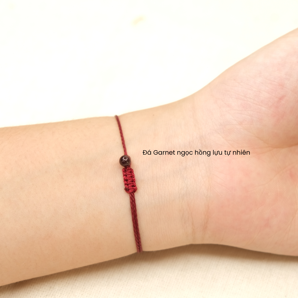 Vòng tay chỉ đỏ đá Garnet tự nhiên - Chồi Nhỏ 3 Vòng tay chỉ đỏ đá Garnet tự nhiên - Chồi Nhỏ - Ảnh 3