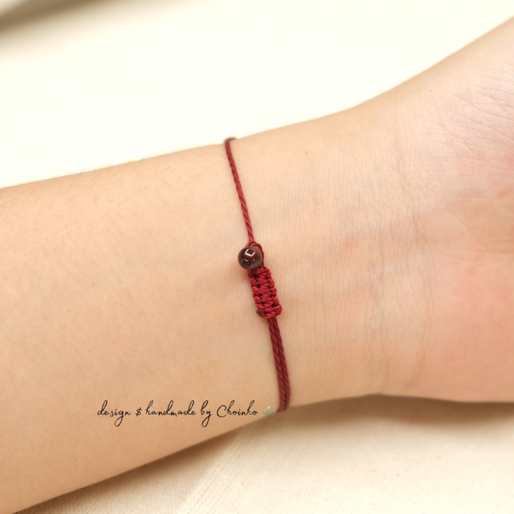 Vòng tay chỉ đỏ đá Garnet tự nhiên - Chồi Nhỏ 4 Vòng tay chỉ đỏ đá Garnet tự nhiên - Chồi Nhỏ - Ảnh 4