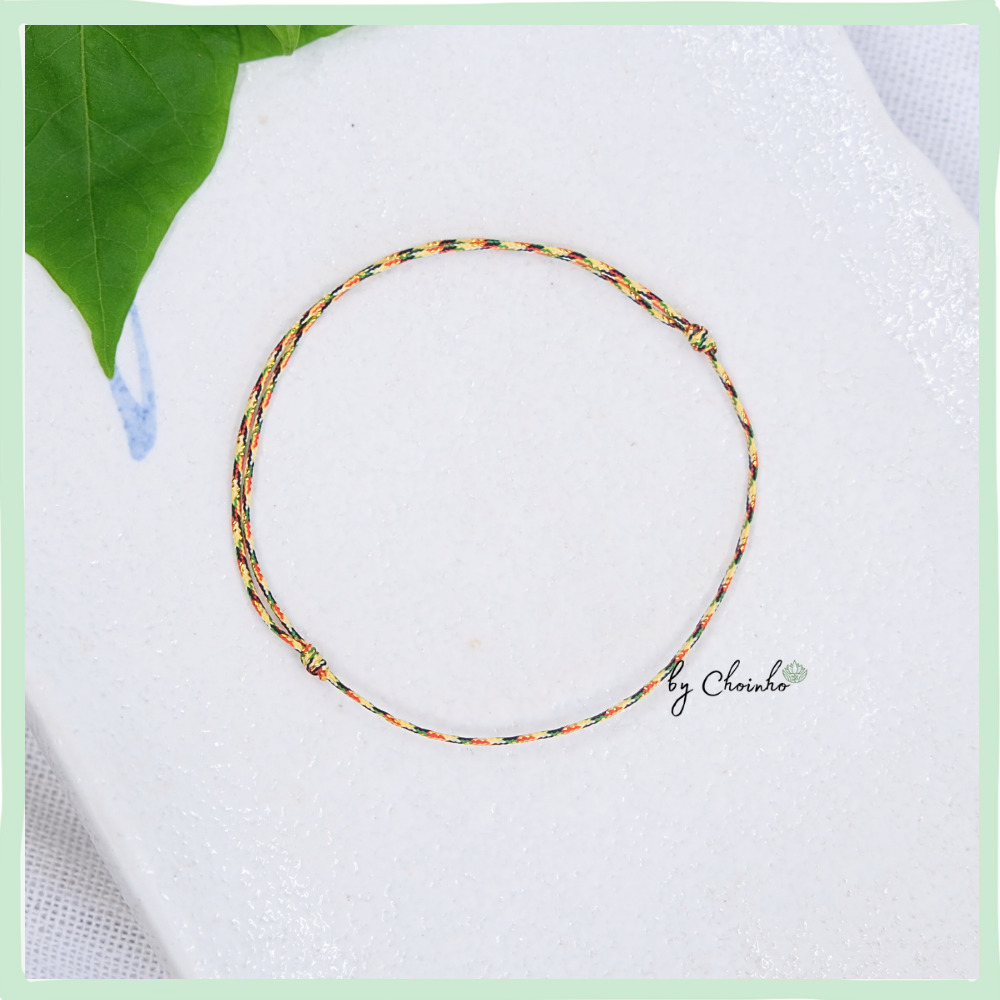 Vòng tay ngũ sắc - dây 0,8 ly, màu vàng kim, freesize có thể điều chỉnh cho mọi cỡ tay người lớn - Chồi Nhỏ 2 Vòng tay ngũ sắc - dây 0,8 ly, màu vàng kim, freesize có thể điều chỉnh cho mọi cỡ tay người lớn - Chồi Nhỏ - Ảnh 2
