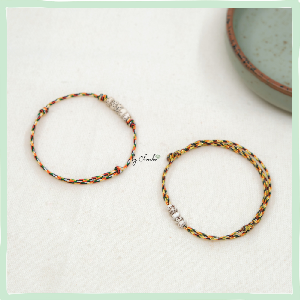 Vòng tay ngũ sắc phối hạt bồ đề nhỏ cho nam nữ | dây vàng kim 1.0mm phối 5 hạt bồ đề 5x3mm | Freesize | Chồi Nhỏ 2 Vòng tay ngũ sắc phối hạt bồ đề nhỏ cho nam nữ | dây vàng kim 1.0mm phối 5 hạt bồ đề 5x3mm | Freesize | Chồi Nhỏ - Ảnh 2