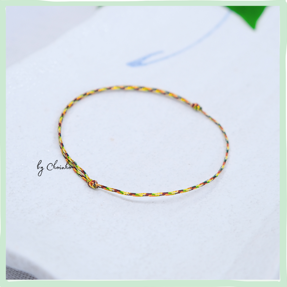 Vòng tay ngũ sắc - dây 0,8 ly, màu vàng kim, freesize có thể điều chỉnh cho mọi cỡ tay người lớn - Chồi Nhỏ 5 Vòng tay ngũ sắc - dây 0,8 ly, màu vàng kim, freesize có thể điều chỉnh cho mọi cỡ tay người lớn - Chồi Nhỏ - Ảnh 5