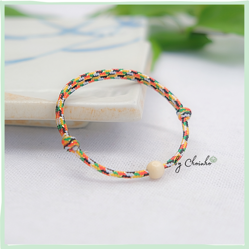 Vòng ngũ sắc phối hạt dâu trắng | dây ngũ sắc vàng kim 2.0mm phối 1 hạt dâu | freesize | Chồi Nhỏ 6 Vòng ngũ sắc phối hạt dâu trắng | dây ngũ sắc vàng kim 2.0mm phối 1 hạt dâu | freesize | Chồi Nhỏ - Ảnh 6