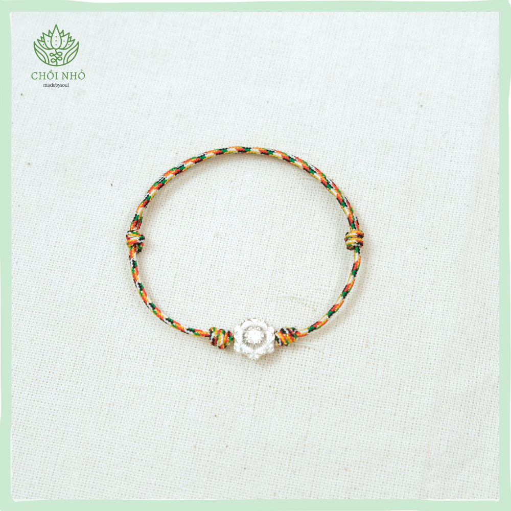 Vòng ngũ sắc phối hoa sen | dây ngũ sắc ánh vàng 1.5 ly phối charm hoa sen các màu | Vòng tay ngũ sắc Chồi 3 Vòng ngũ sắc phối hoa sen | dây ngũ sắc ánh vàng 1.5 ly phối charm hoa sen các màu | Vòng tay ngũ sắc Chồi - Ảnh 3