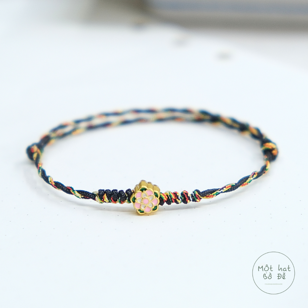 Vòng ngũ sắc phối chỉ đen và hoa mẫu đơn vàng | dây 0.8mm hai màu đỏ và đen phối hoa mẫu đơn vàng | Vòng tay ngũ sắc Chồi Nhỏ 5 Vòng ngũ sắc phối chỉ đen và hoa mẫu đơn vàng | dây 0.8mm hai màu đỏ và đen phối hoa mẫu đơn vàng | Vòng tay ngũ sắc Chồi Nhỏ - Ảnh 5