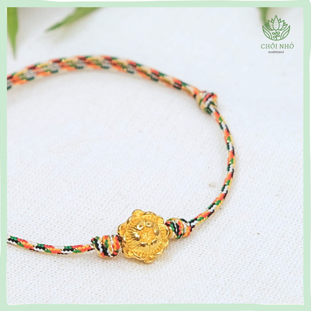 Vòng ngũ sắc phối hoa sen | dây ngũ sắc ánh vàng 1.5 ly phối charm hoa sen các màu | Vòng tay ngũ sắc Chồi 1 Vòng ngũ sắc phối hoa sen | dây ngũ sắc ánh vàng 1.5 ly phối charm hoa sen các màu | Vòng tay ngũ sắc Chồi