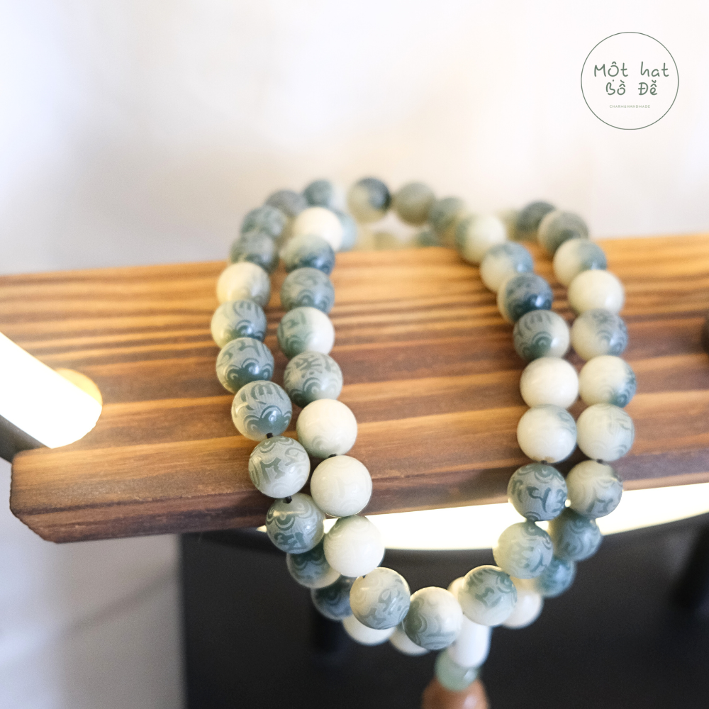 Chuỗi 54 hạt bồ đề xanh khắc chú lục tự | Chồi Nhỏ | Chuỗi hạt niệm Phật bồ đề 3 Chuỗi 54 hạt bồ đề xanh khắc chú lục tự | Chồi Nhỏ | Chuỗi hạt niệm Phật bồ đề - Ảnh 3