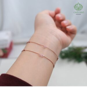 Vòng chỉ ngũ sắc siêu mảnh CHỒI NHỎ made with soul  Dây 0.5mm mix đá thạch anh dâu hình lập phương Freesize